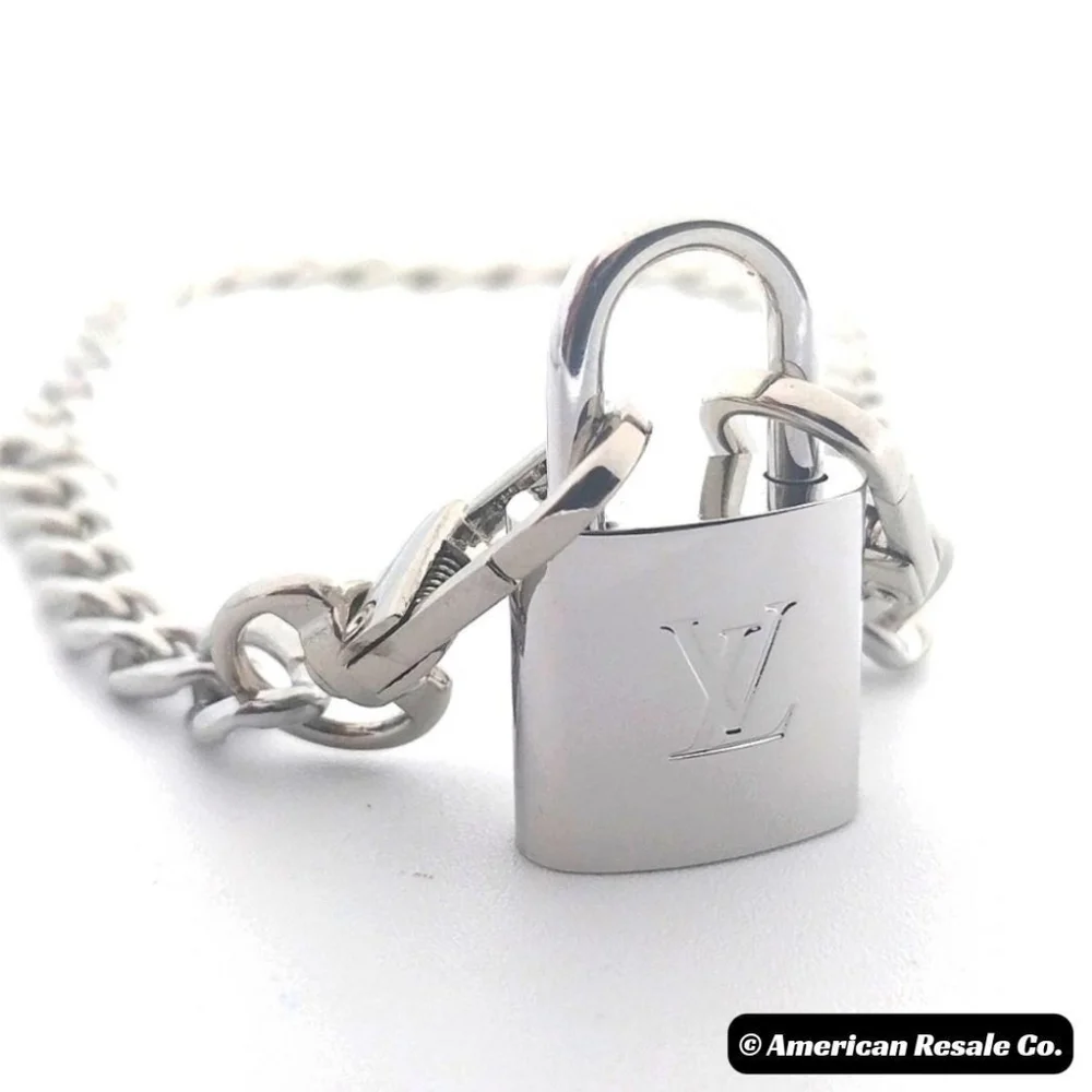 Authentic Louis Vuitton #315 Silver Vintage Lock & 2 Keys Necklace - Picture 2 of 9